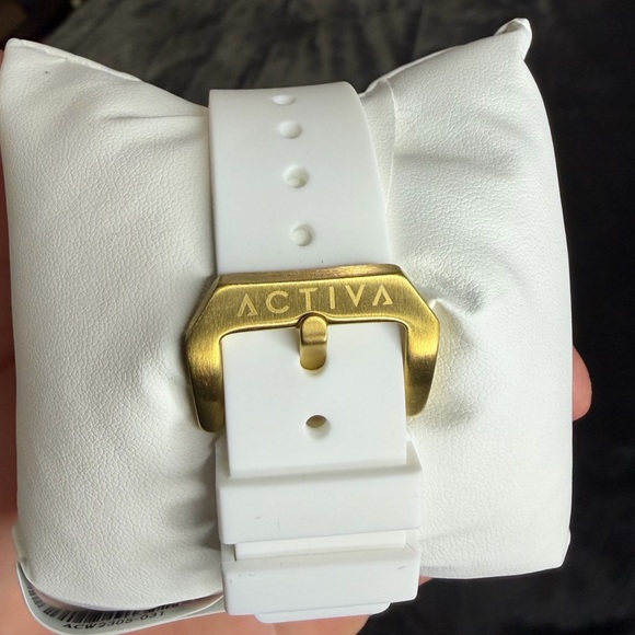 Red and White Activa x Invicta Watch With Tool Adjustment kit - Picture 2 of 7